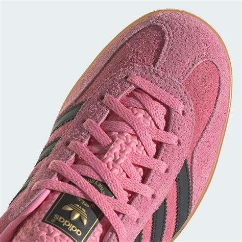 rosa adidas online.